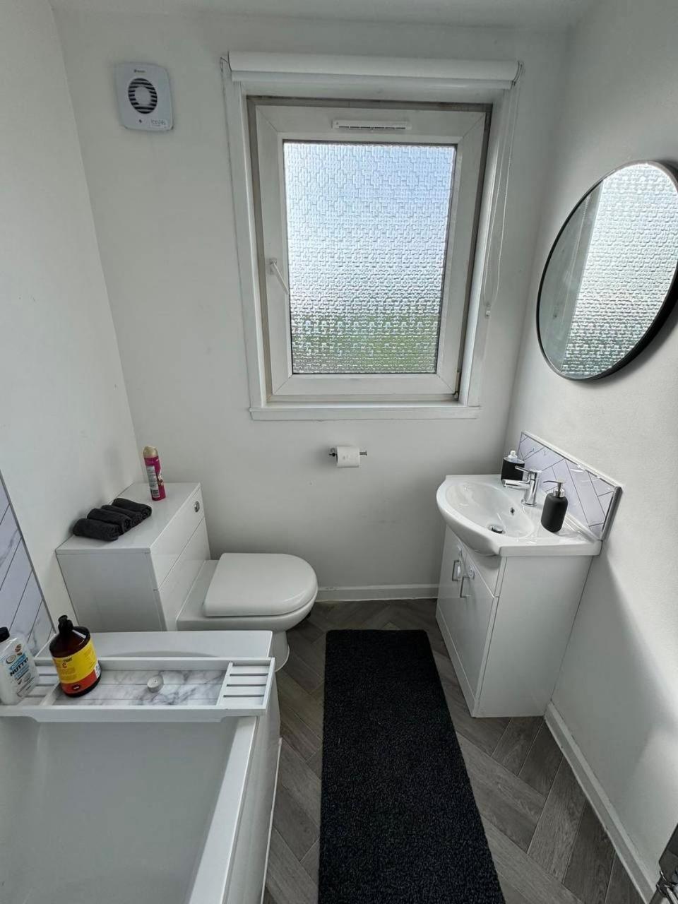 Clydebank Brand New 3Bdr Home, Glasgow מראה חיצוני תמונה
