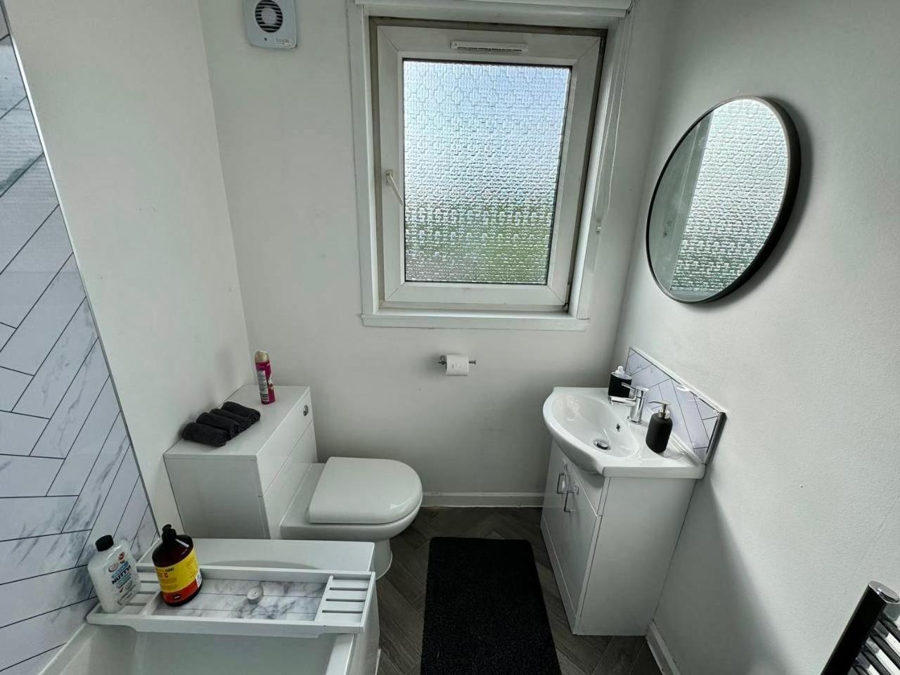 Clydebank Brand New 3Bdr Home, Glasgow מראה חיצוני תמונה